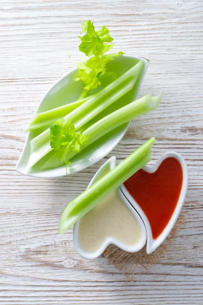 Celery dippen — Stock Photo, Image
