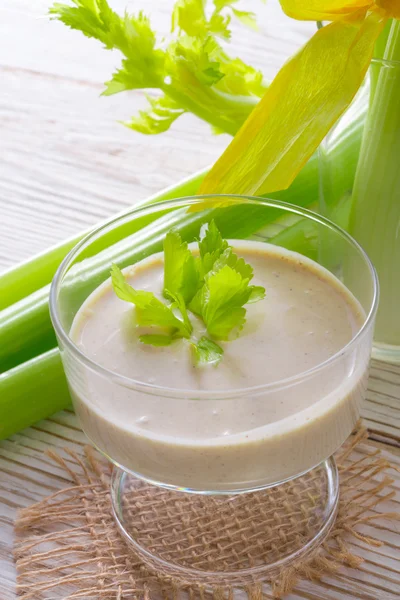 Celery dippen — Stock Photo, Image