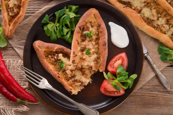 Home-baked pide — Stock Photo, Image