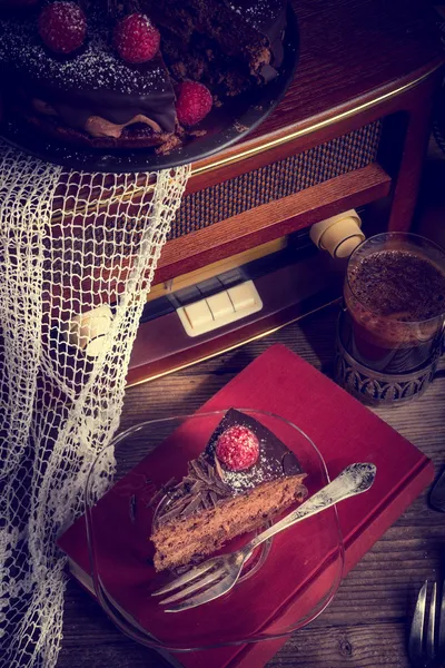 Chocolate cake and Turkish coffee — Stock Photo, Image