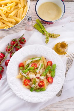 kuşkonmaz ile erişte