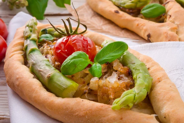 Home-baked pide — Stock Photo, Image