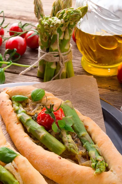 Home-baked pide — Stock Photo, Image