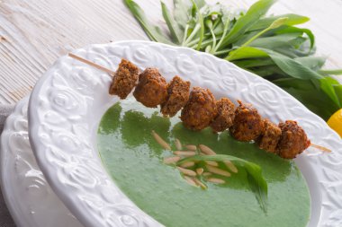 yabani sarımsak çorbası