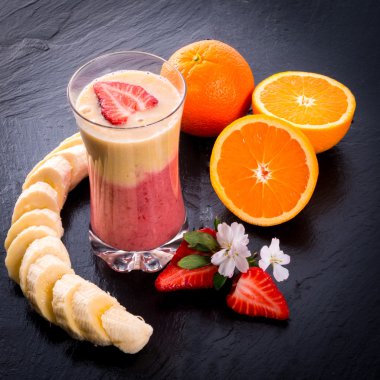 çilek muz smoothie