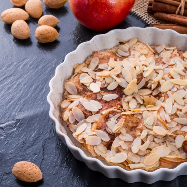 Torta de maçã com amêndoas — Fotografia de Stock