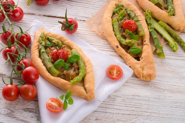 Home-baked pide — Stock Photo, Image