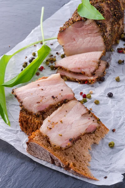 Tocino con pimienta — Foto de Stock