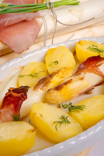 Asperges en ham — Stockfoto