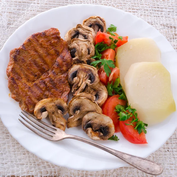 Steak avec salade — Photo