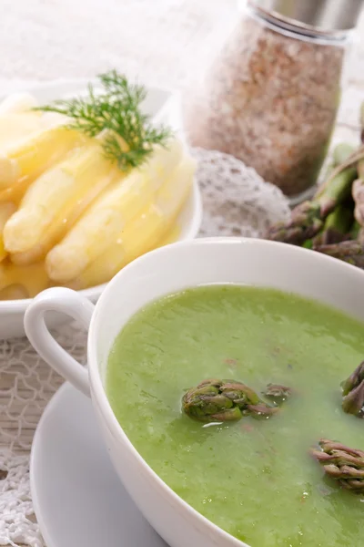 Zupa z zielonych szparagów — Zdjęcie stockowe