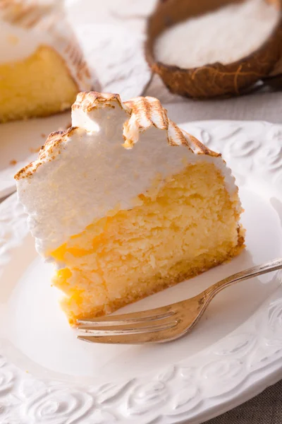 Cheesecake with Swiss meringue — Stock Photo, Image