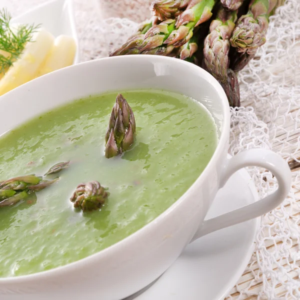 Zuppa di asparagi verdi — Foto Stock