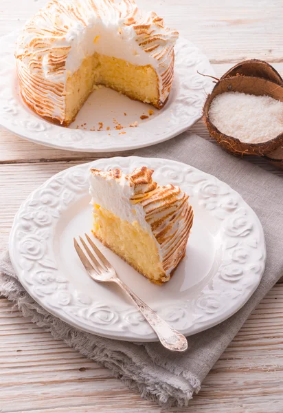 Cheesecake with Swiss meringue — Stock Photo, Image
