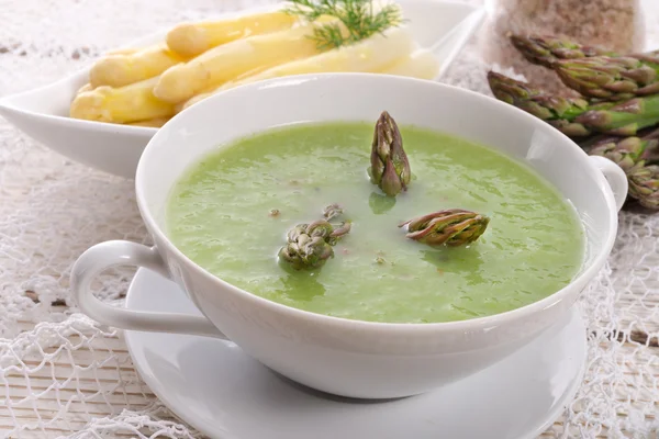 Zuppa di asparagi verdi — Foto Stock