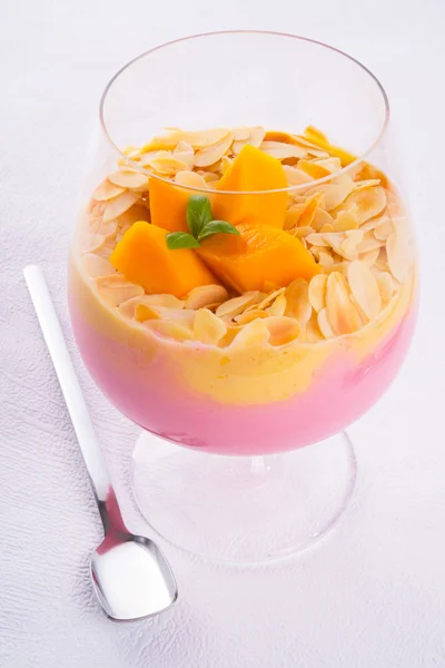 Манго фруктовый коктейль — стоковое фото