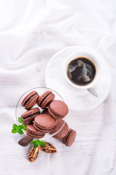 Schokoladenmacarons mit Kardamom — Stockfoto