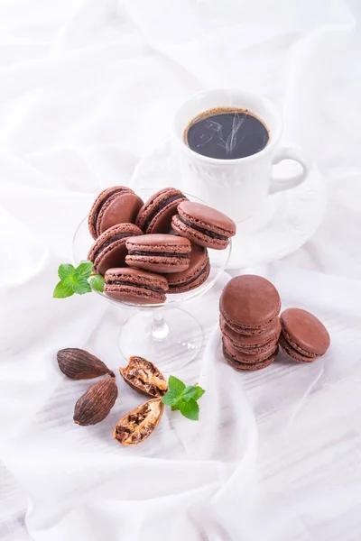 Schokoladenmacarons mit Kardamom — Stockfoto