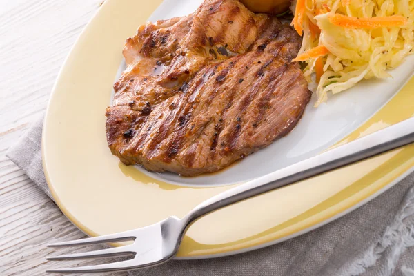 Filete con pimientos rellenos de arroz —  Fotos de Stock