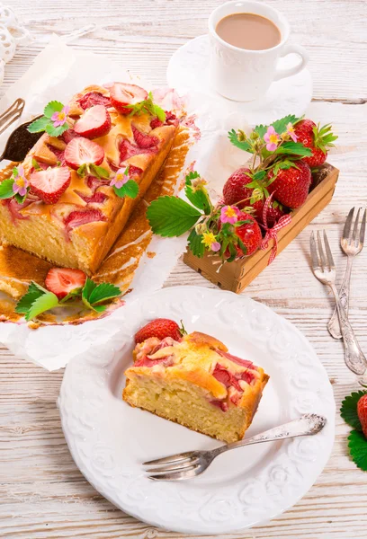 Erdbeerkuchen — Stockfoto