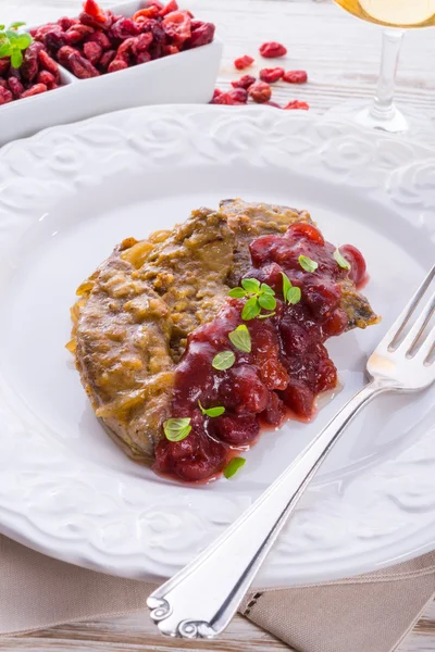Liver with Cranberries — Stock Photo, Image