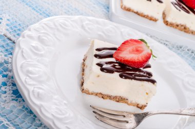 Çilekli çikolatalı cheesecake