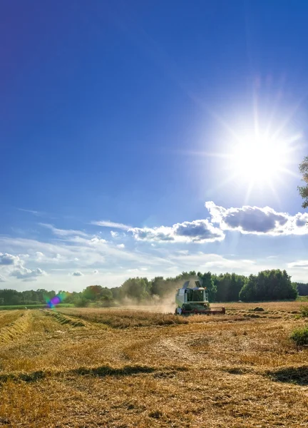 Traktory a sklizně — Stock fotografie