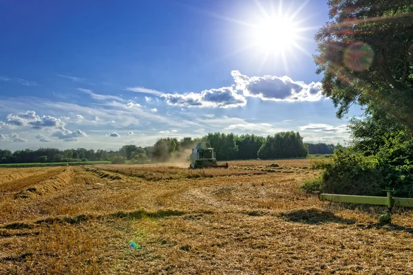 Tractores e colheita — Fotografia de Stock