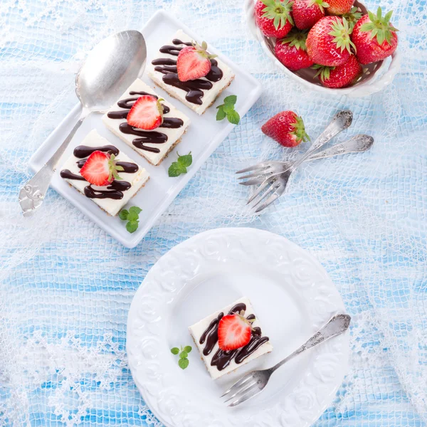 Strawberry Chocolate Cheesecake — Stock Photo, Image