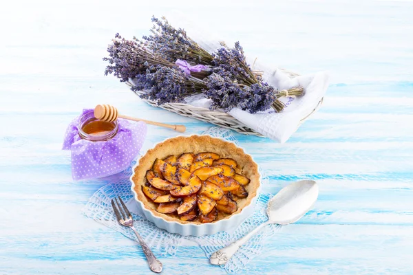 Nectarine tarte with honey — Stock Photo, Image