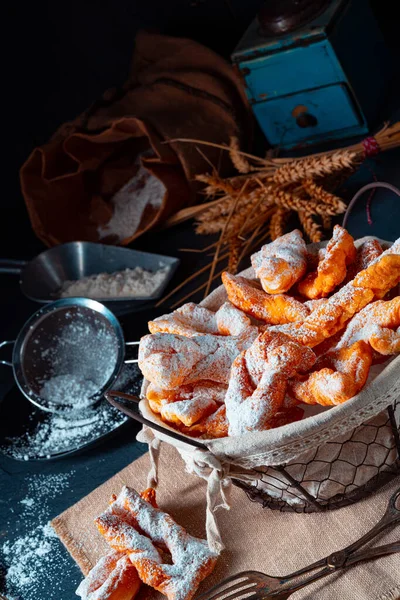 Raderkkuchen Ist Ein Traditionelles Polnisches Schmalzgebäck — Stockfoto