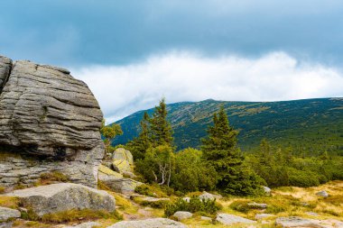 Dev Dağlar (Karkonosze) sonbahar manzarası