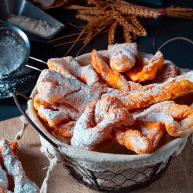 Raderkkuchen geleneksel bir Polonya pastasıdır..