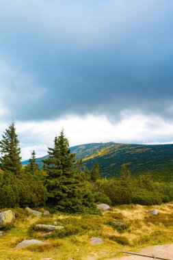 Çek Cumhuriyeti, Karkonosze 'deki Dev Dağlar' ın güzel sonbahar manzarası