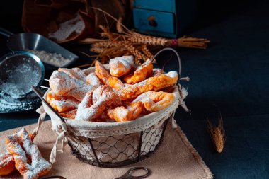 Raderkkuchen geleneksel bir Polonya pastasıdır..