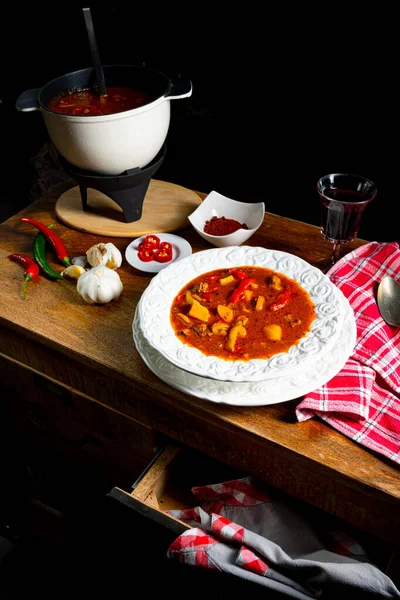 おいしいハンガリー風のガラススープ — ストック写真