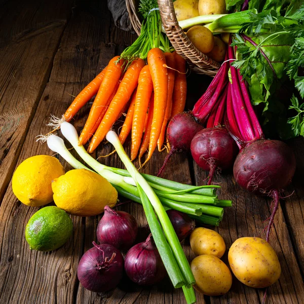 Vista Cerca Verduras Frescas Sobre Fondo Madera — Foto de Stock