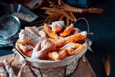 Raderkkuchen geleneksel bir Polonya pastasıdır..