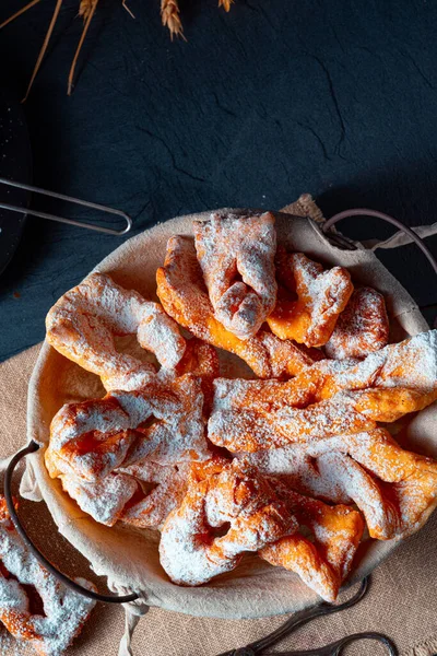 Raderkkuchen geleneksel bir Polonya domuz yağı pastasıdır.