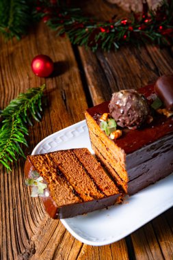 Noel zencefilli ekmeği reçelle dolu