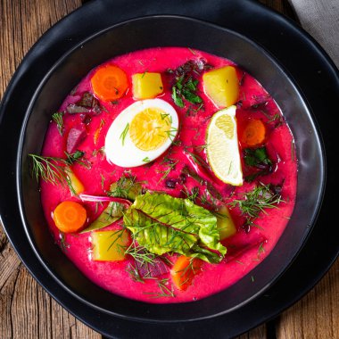 Botwinka Polonya bahar pancar çorbası