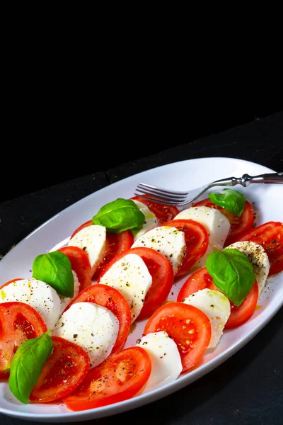 Tomate Mozzarella Basilic — Photo