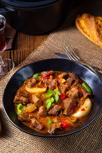 Gulash Clásico Ternera Con Pimientos Cebollas — Foto de Stock