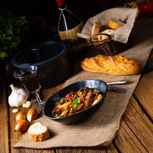 Gulash Clásico Ternera Con Pimientos Cebollas — Foto de Stock