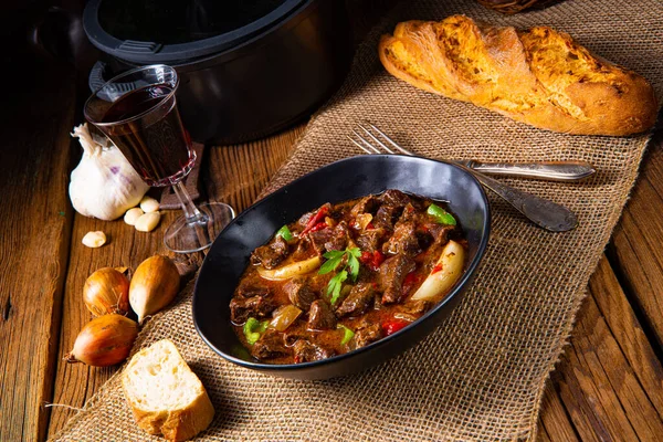 Biber ve soğanlı klasik sığır kebabı.