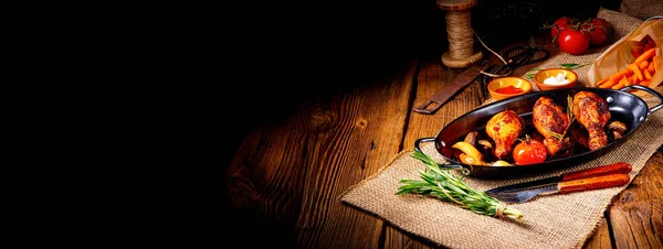 Izgara tavuk budu ve tatlı patates salamurası.