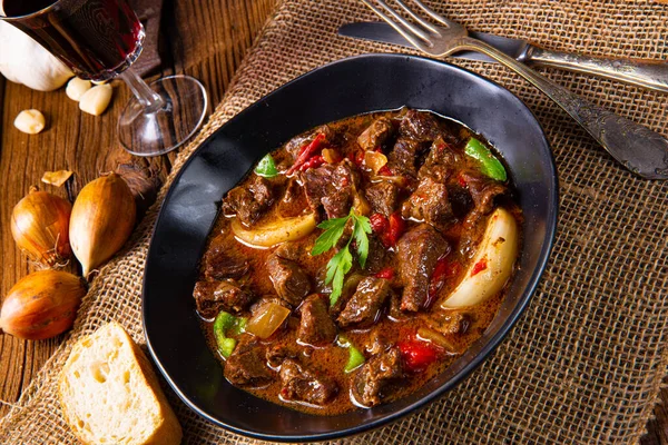 Gulash Clásico Ternera Con Pimientos Cebollas —  Fotos de Stock