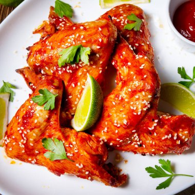 Patates ve sezamlı tavuk kanadı..