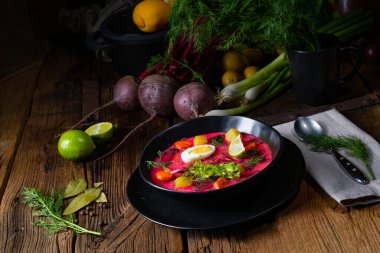 Botwinka Polonya bahar pancar çorbası