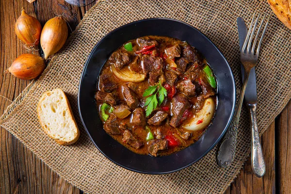 Gulash Clásico Ternera Con Pimientos Cebollas — Foto de Stock